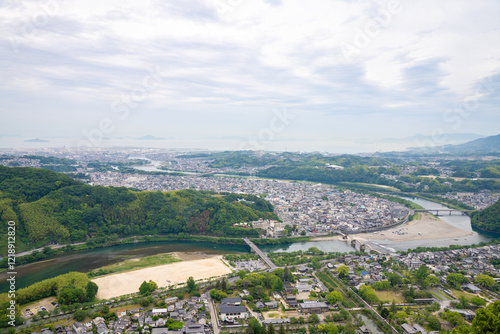 Obraz na płótnie 岩国の城下町、錦川の河岸、山口県、日本、5月 w salonie