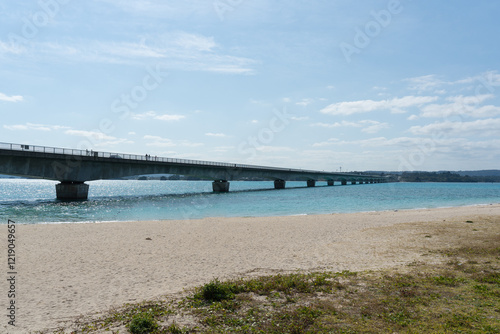 Wallpaper Mural 古宇利ビーチから見る古宇利大橋 Torontodigital.ca