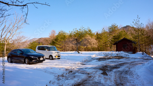 Tableau sur toile 長老ヶ岳の登山口駐車場, Parking lot at the trailhead for hikers