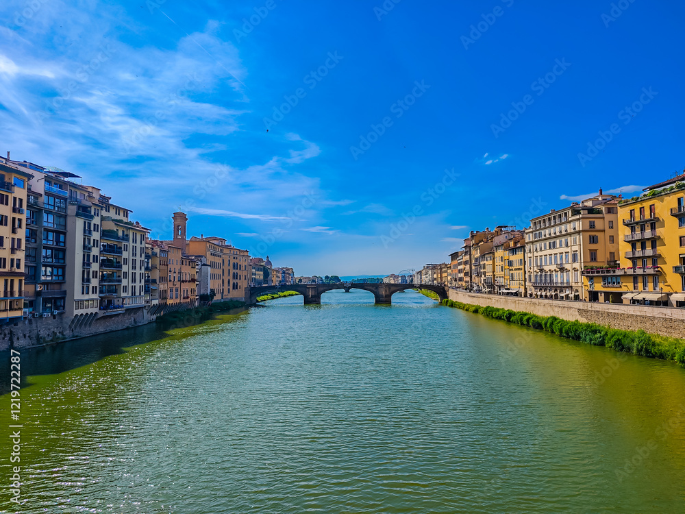 Obraz premium Ponte Santa Trinita, Holy Trinity Bridge bridge over River Arno in Florence, Italy