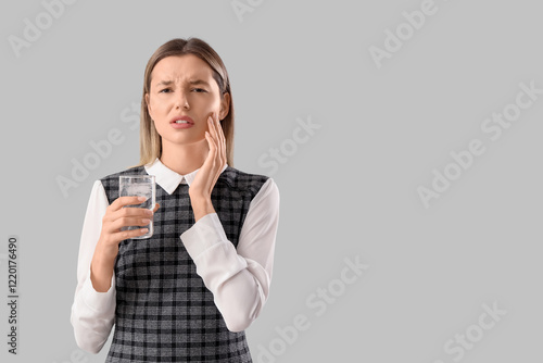 Young businesswoman with gl...