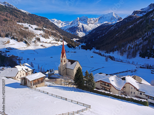 Quadro su tela Riva di Tures (Rein in Taufers), an idyllic village in the Alps, South Tyrol, It