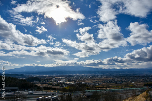 佐久平サービスエリアから眺める高速道路と佐久市の風景 photo