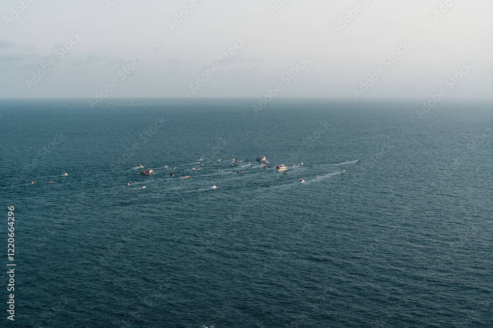 Naklejka premium Conjunto de barcos navegando por el mar, Almería