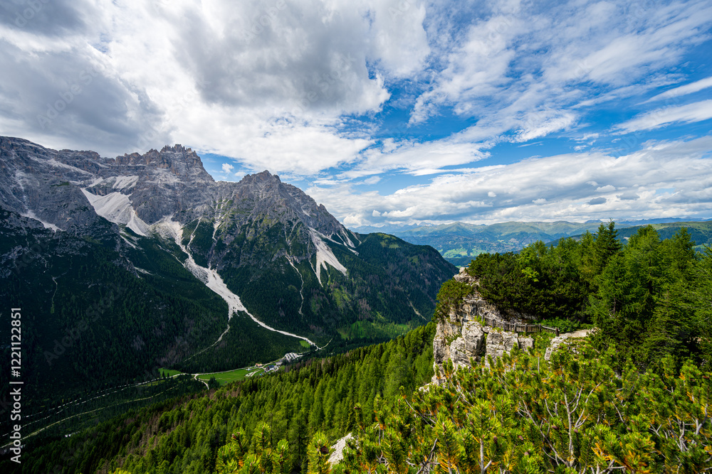 Beatiful view to the Sexten Dolomites Beatiful view to the Sexten Dolomites