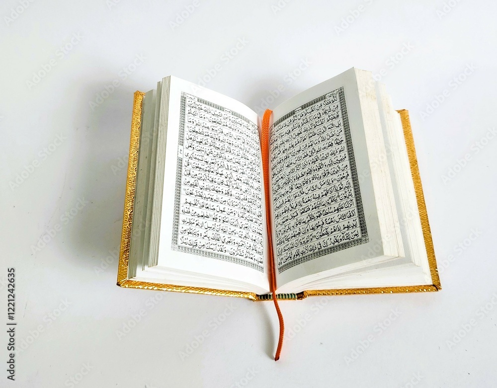Obraz premium The Koran (Quran) is open with Arabic text ready to be read, good for the atmosphere of Ramadan and Islamic life