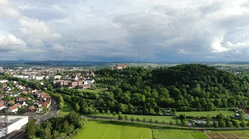 Frauenberg und Kloster Frauenberg in Fulda – Luftaufnahme mit Blick auf die Barockstadt Fulda und ihre umliegende Natur