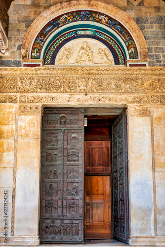 Obraz na płótnie Door of St. Ranier w salonie