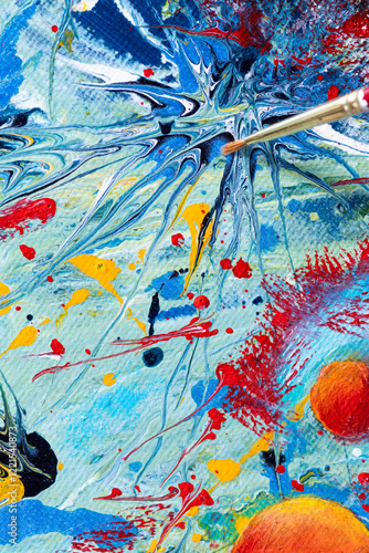 aprendiendo a pintar, pincel sobre lienzo, pintura colorida y brillante