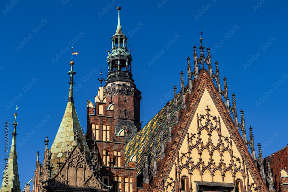 Obraz premium Colourful facades of old houses on the market square in Wroclaw, Poland