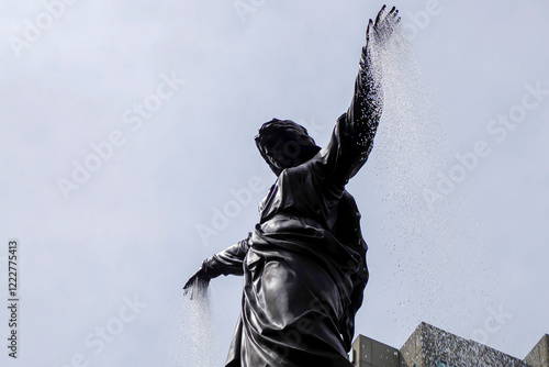 Wallpaper Mural Cincinnati Tyler Davidson Fountain detail Torontodigital.ca