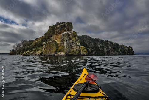 Escursione invernale in kayak all'isola Martana photo