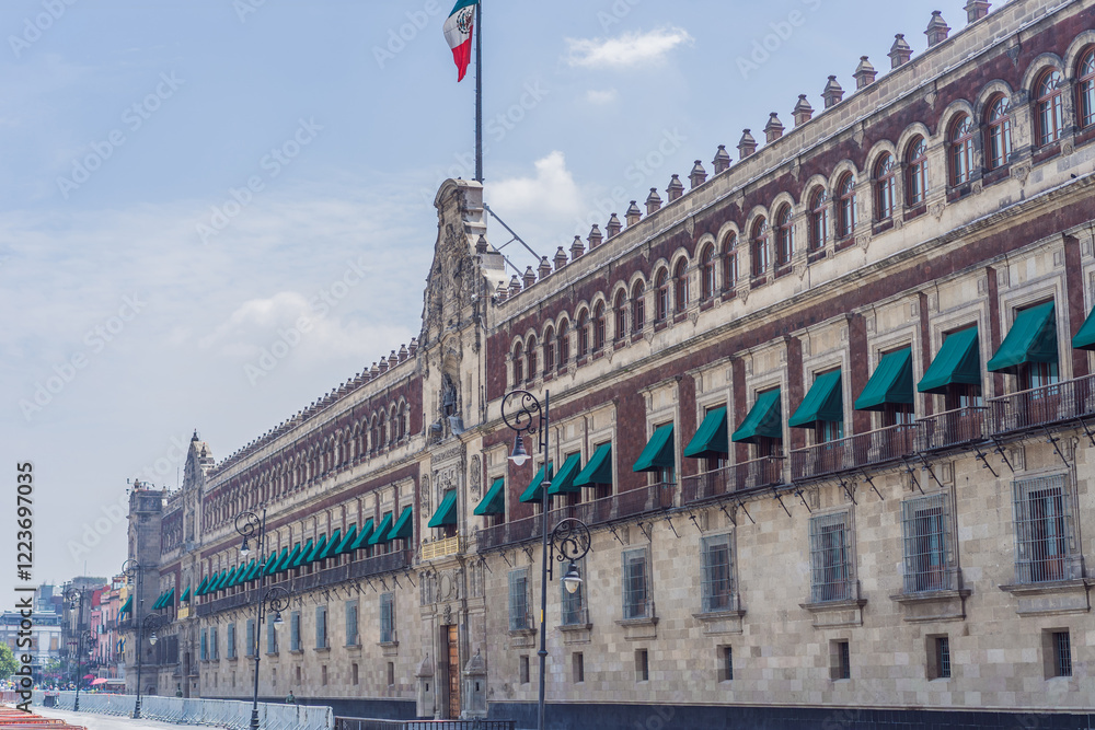 Obraz premium Beautiful building in the central square of Mexico City. Historic architecture, cultural heritage, and iconic landmark concept