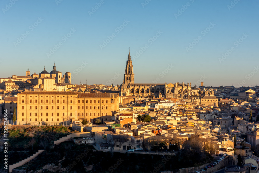 Fototapeta premium Vista de Toledo desde el mirador de la vega, Toledo, España