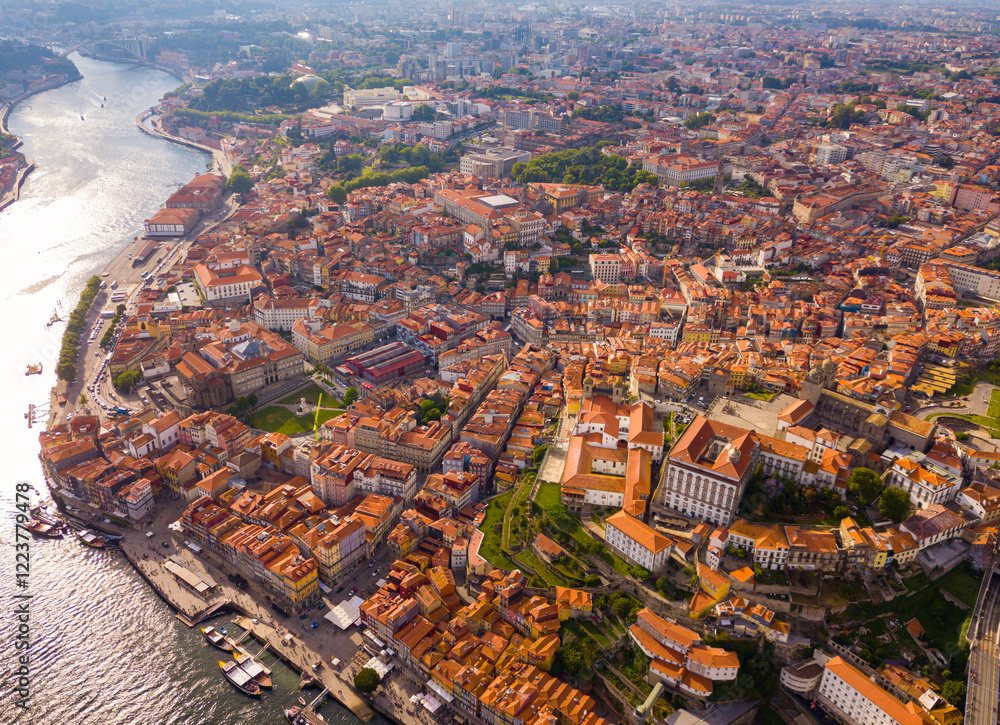 Fototapeta premium Panoramic aerial view of center of Porto city, Portugal