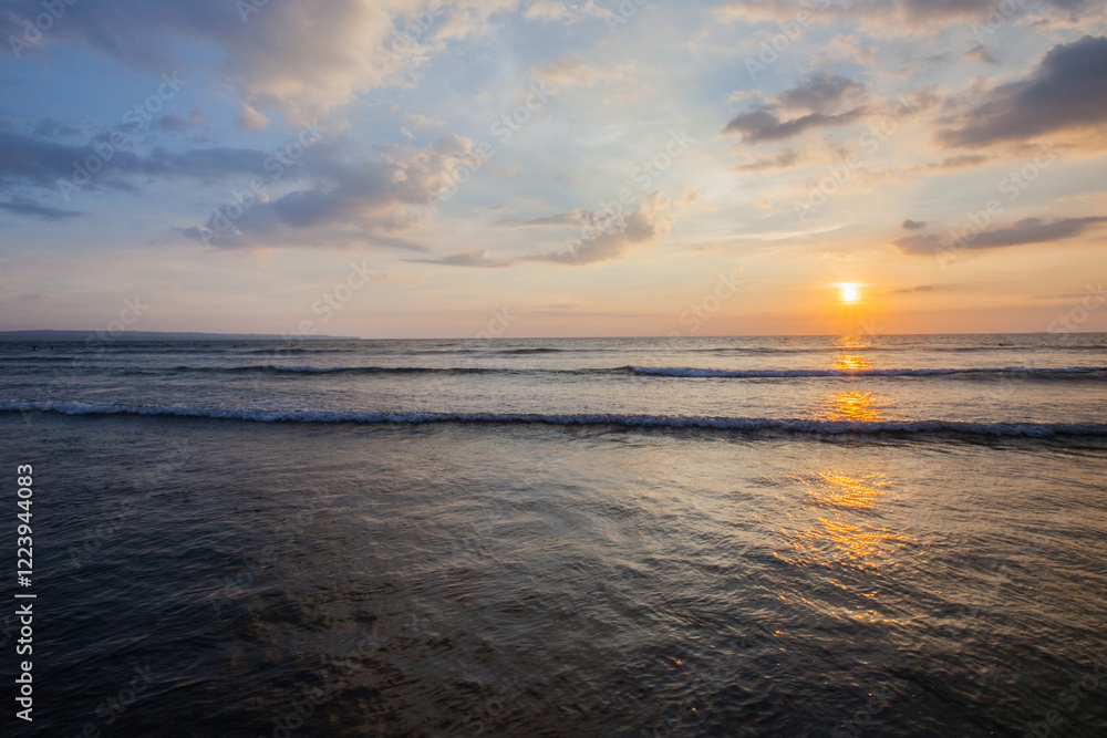 Fototapeta premium sea sunset water and sky