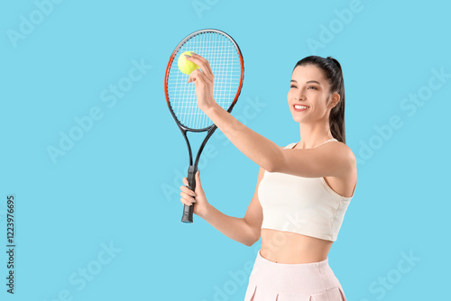 Sporty young woman playing ...