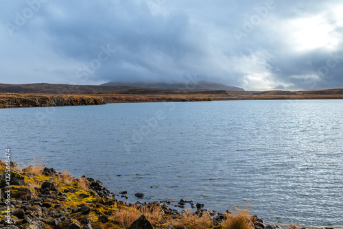 Obraz na płótnie The large lake Thingvallavatn in the national park in the west of Iceland w salonie