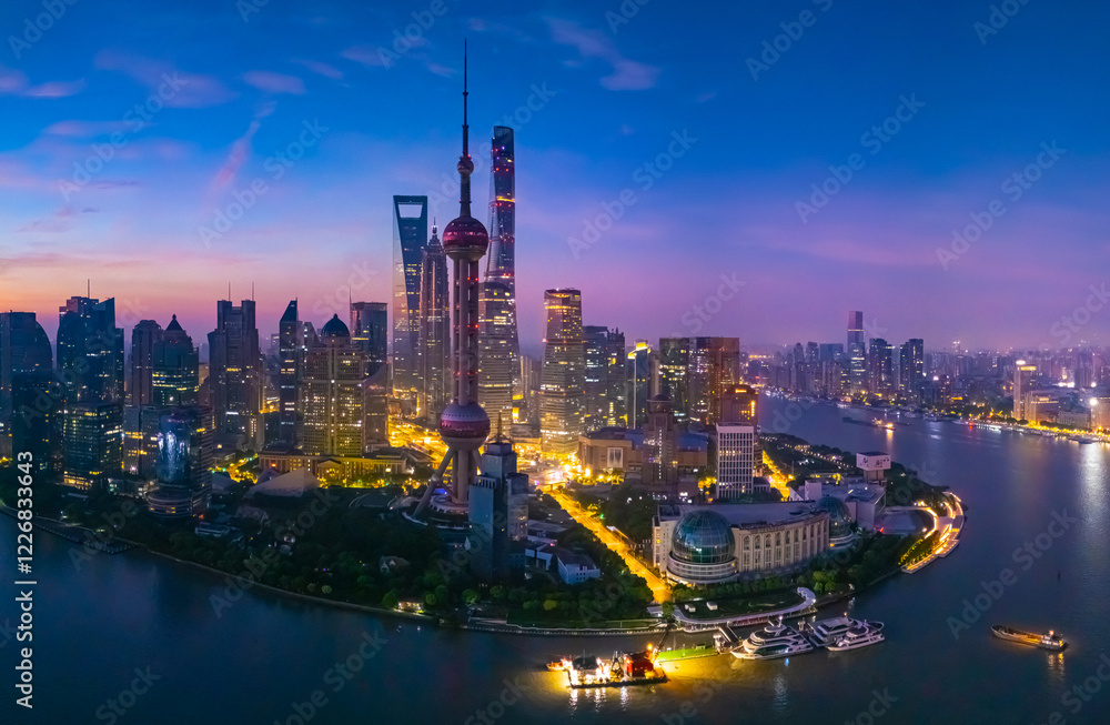 Obraz premium Aerial view of shanghai skyline at dawn