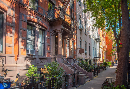 Obraz na płótnie Picturesque street in Greenwich Village on a sunny morning w salonie