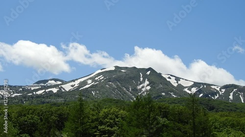 [4K] Mt. Akakura in Hakkoda Mountains with Remaining Snow: Majestic Peak and Rugged Crater Wall Scenery 【4K】残雪の八甲田連峰・赤倉岳：雄大な山容と荒々しい火口壁の絶景パノラマ風景 撮影日：20240525-1
