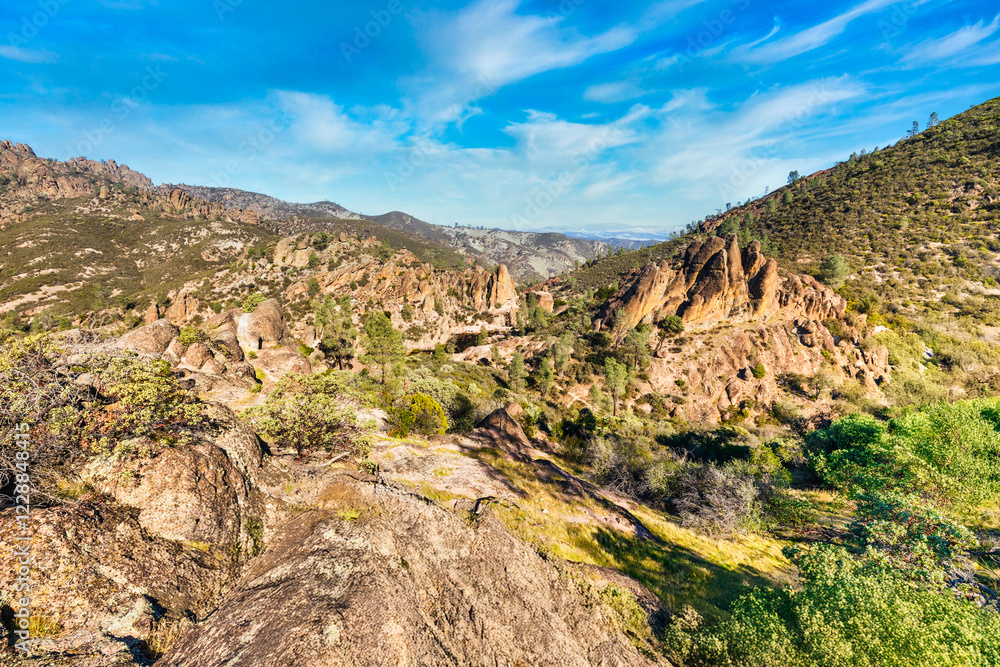 Naklejka premium Pinnacles National Park in Monterey County, California.