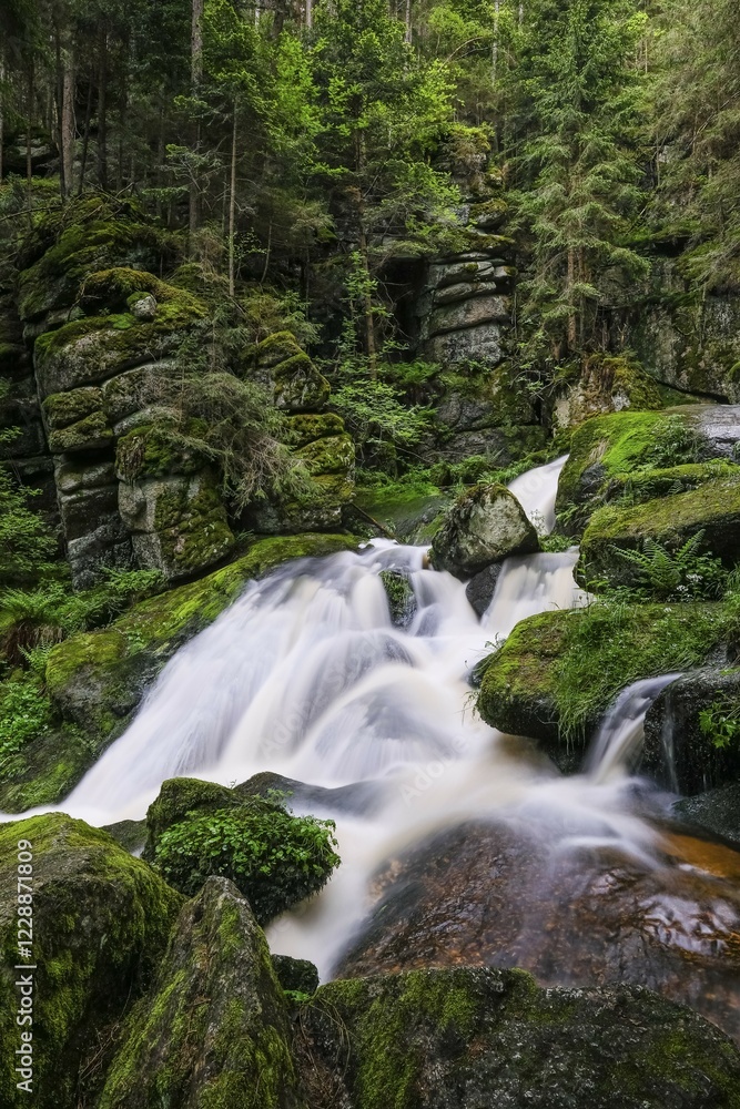 Obraz premium Lohnbach Falls, Pehendorf, Schönbach, Waldviertel, Lower Austria, Austria, Europe