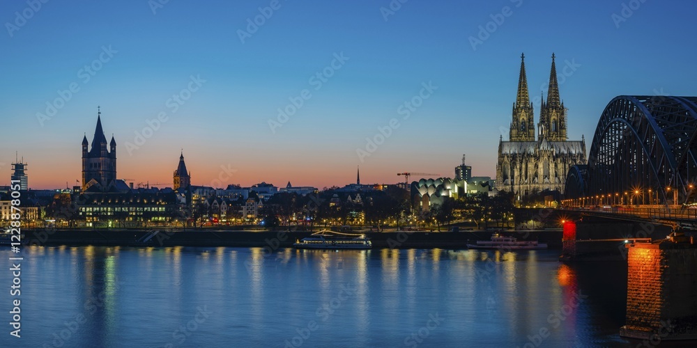 Fototapeta premium Groß St. Martin, City Hall, Cologne Cathedral and Hohenzollern Bridge, Old Town Embankment, Rhine, Cologne, Rhineland, North Rhine-Westphalia, Germany, Europe