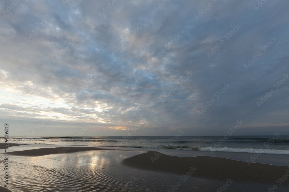 Obraz premium Evening atmosphere at the North Sea coast, Sylt, North Frisian Island, North Frisia, Schleswig-Holstein, Germany, Europe