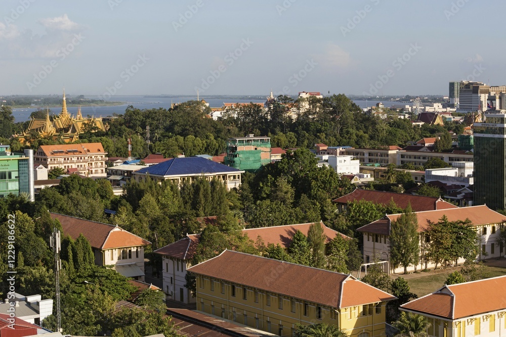 Fototapeta premium View on the Royal Palace, the Tonle Sap River and the Mekong, Sisovat College, cityscape, Phnom Penh, Cambodia, Asia