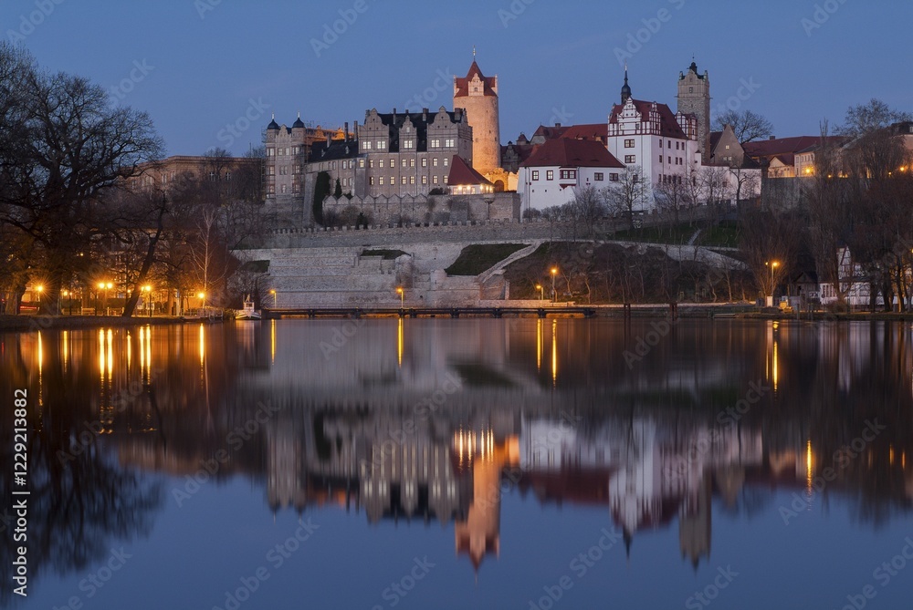 Obraz premium Schloss Bernburg by the river Saale, night scene, Bernburg, Saxony-Anhalt, Germany, Europe
