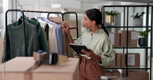 Εκτύπωση καμβά Tablet, clothing and woman in office for research on apparel industry for exclusive line with online order