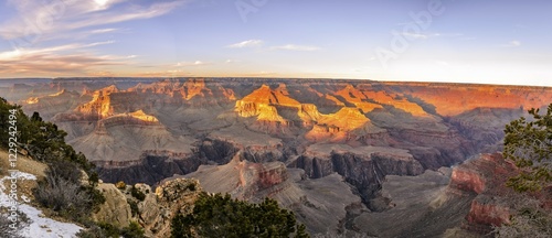 Quadro su tela Gorge of the Grand Canyon in evening light, sunset, view from Hopi Point, eroded