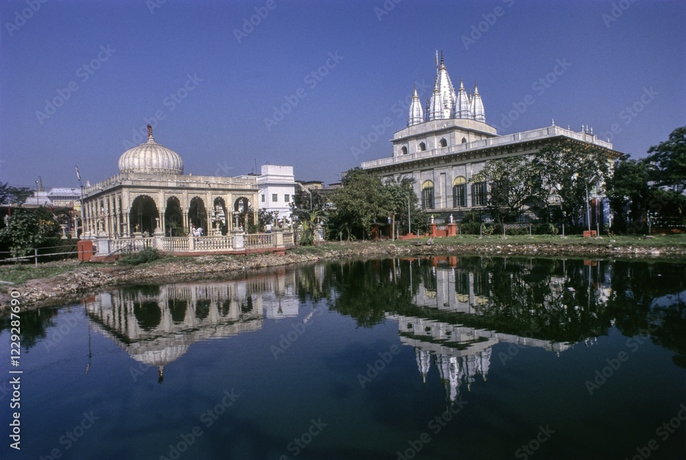 Fototapeta premium Parshwanath Jain temple with reflection in Kolkata or Calcutta, West Bengal, India, Asia