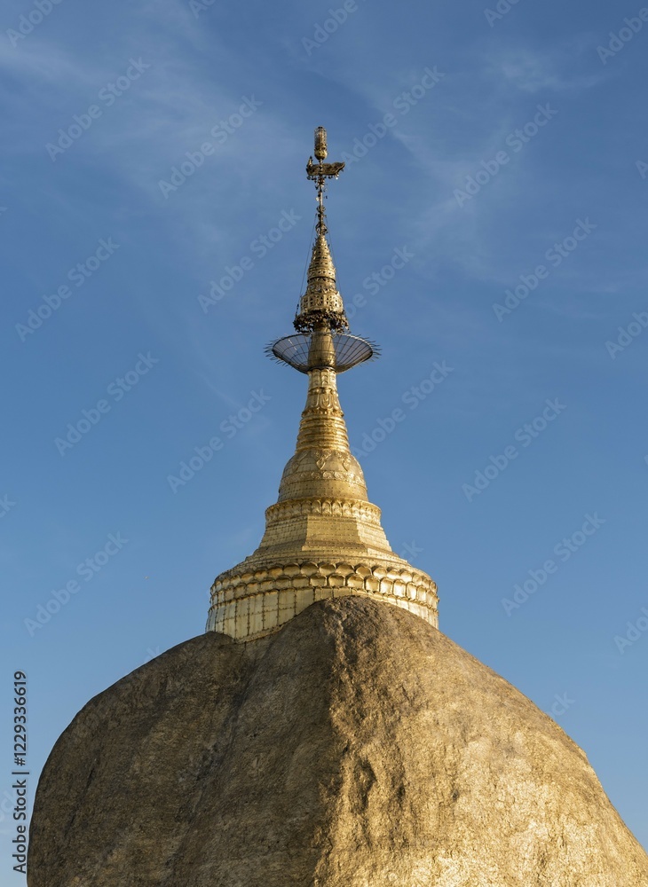 Fototapeta premium Kyaiktiyo Pagoda, Golden Rock Pagoda on Mt. Kyaiktiyo, Burma, Myanmar, Asia