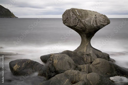 Kannesteinen at Måløy, Vågsøy, Sogn og Fjordane, Norwegen photo