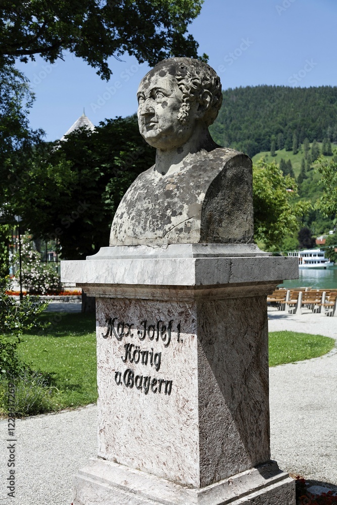 Obraz premium Bust Max Josef I., Koenig von Bayern, in Rottach-Egern at Tegernsee, Upper Bavaria Germany