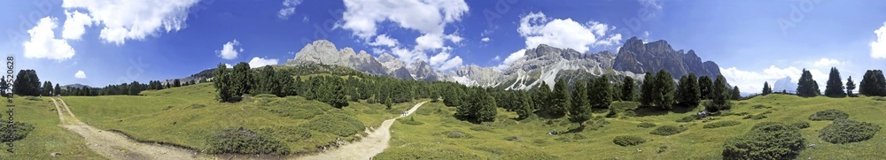 Fototapeta premium 360° panorama Seceda, Gherdeina Valley, Italy, Europe