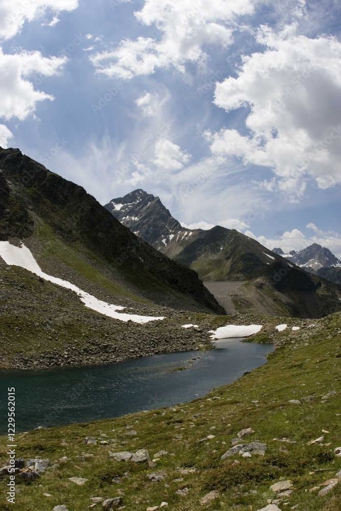 Naklejka premium Unterer Plendersee lake in Kühtai Tyrol Austria