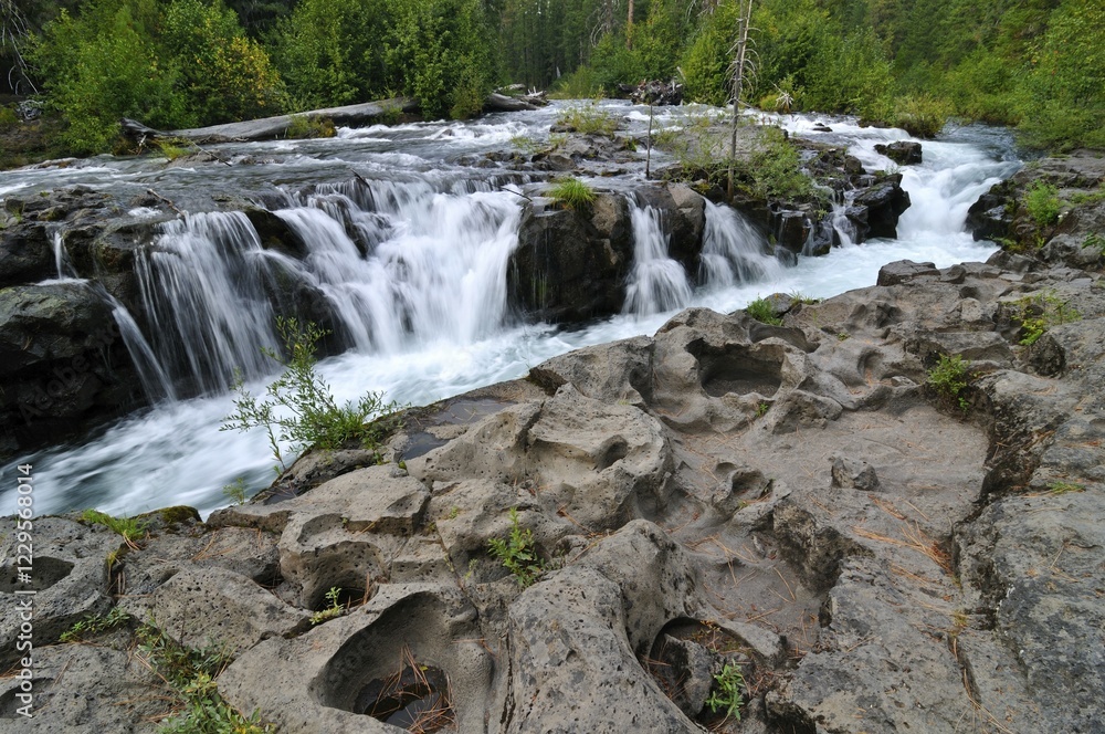 Fototapeta premium Waterfall on lava rock, Crater Lake National Park, Oregon, USA, North America