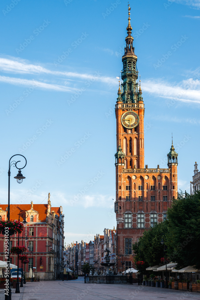 Naklejka premium Main Town Hall and Long market street known as Dlugi Targ square in Gdansk, Poland. Historic city center