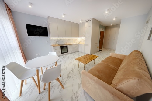 Wallpaper Mural Salon w nowoczesnym apartamencie z beżowym  aneksem kuchennym z rudą jasno brązową pluszową sofą Torontodigital.ca