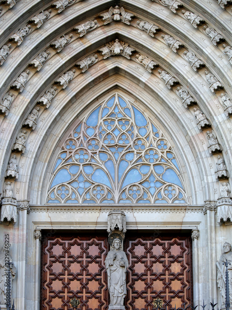 Obraz premium Barcelona Cathedral entrance details with Jesus Sculpture