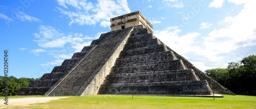 Chichen-Itza - Mexico photo