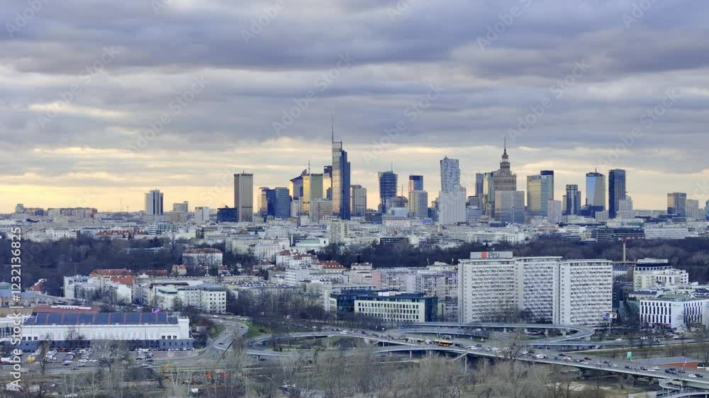 Warszawa, Panorama miasta przy zachodzącym słońcu. Warszawa, Panorama miasta przy zachodzącym słońcu.