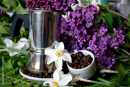 Daffodils have an intense, pleasantly sweet scent, similar to a cup of freshly ground coffee. Coffee pot for brewing coffee