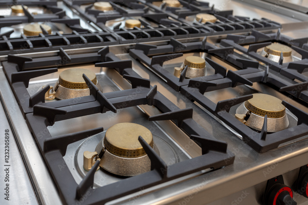 Obraz premium Stateoftheart Gas Stove featuring Premium Burners and a Smart Grate Design for Efficiency