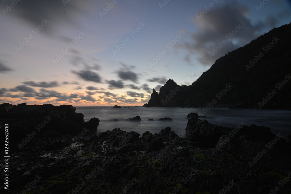 Fototapeta premium sunset over the ocean