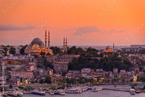 Obraz na płótnie Istanbul city of sunset citycape is beautiful scenery of summer with lifestyle travel, tourism and vacation in Istanbul town buildings .Turkey. w salonie