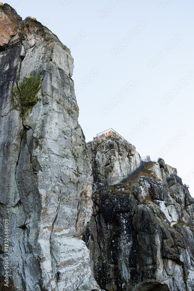 Large rocky rocks. Rocks of rocks. Gray moss-covered rocks Large rocky rocks. Rocks of rocks. Gray moss-covered rocks